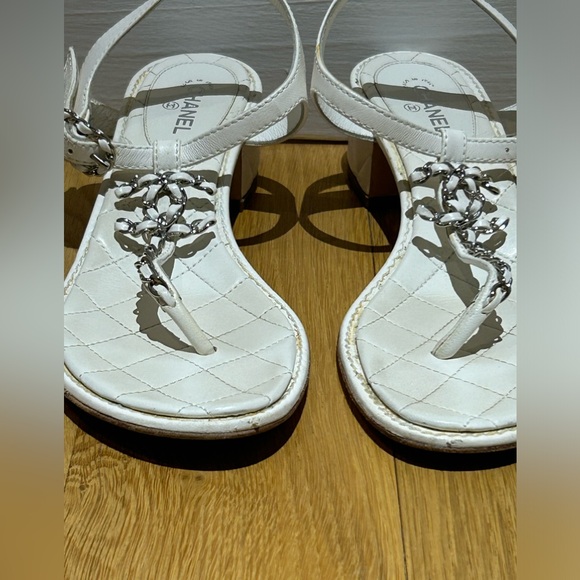 Chanel Lambskin Chain CC Logo Thong Sandals 38 White - Picture 2 of 14